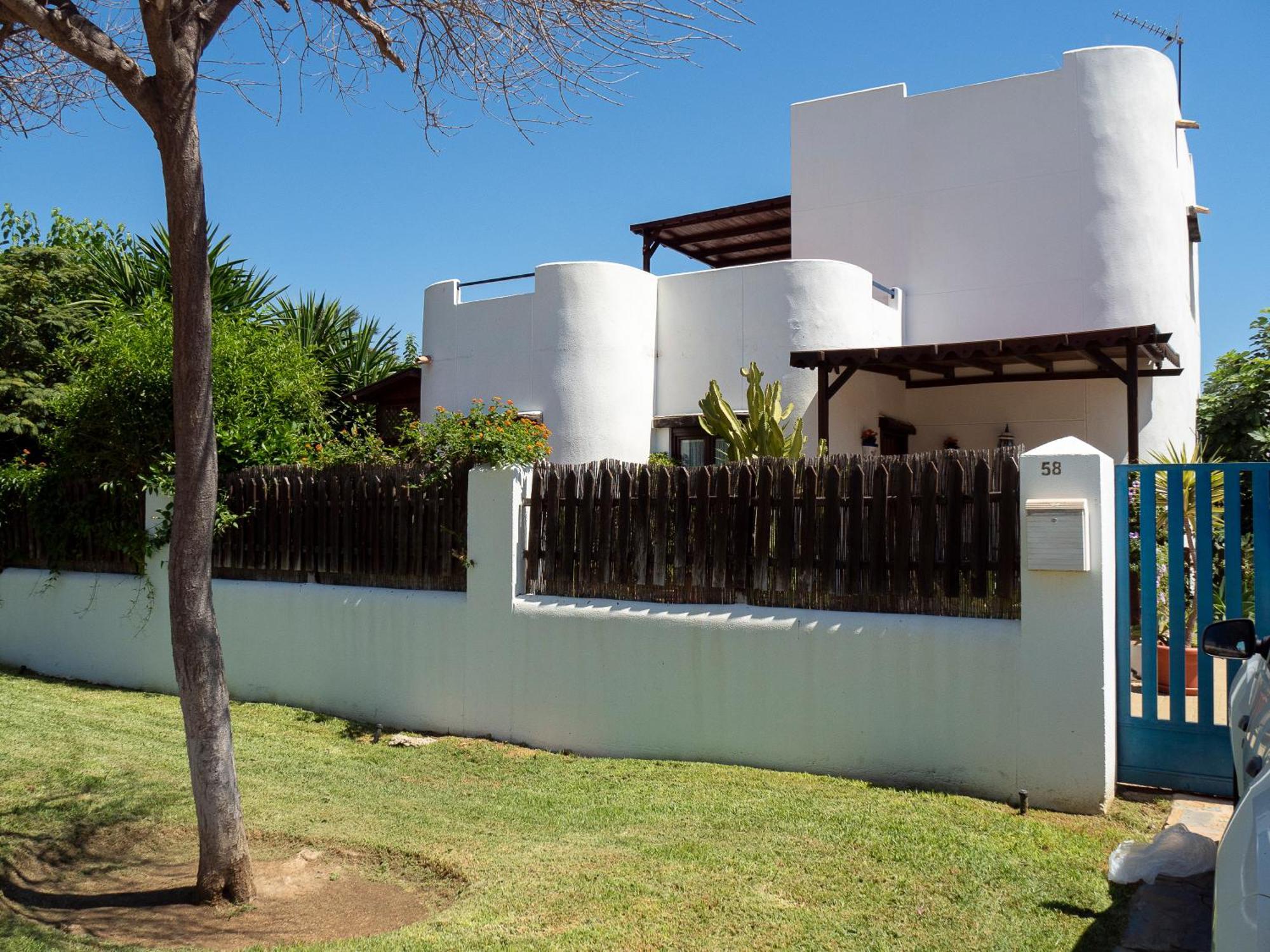Villa Ibicenca Love เบนัลมาเดนา ภายนอก รูปภาพ